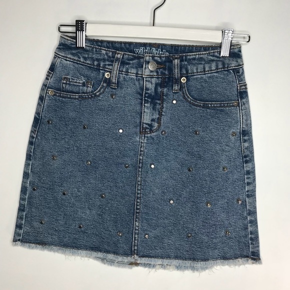 NWOT Wild Fable Flat Studded denim skirt Raw edge - Picture 4 of 7
